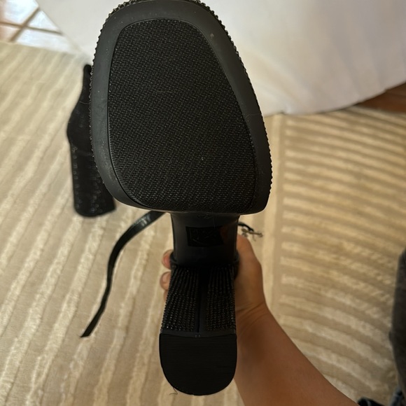 Platform Cuties - Picture 2 of 3